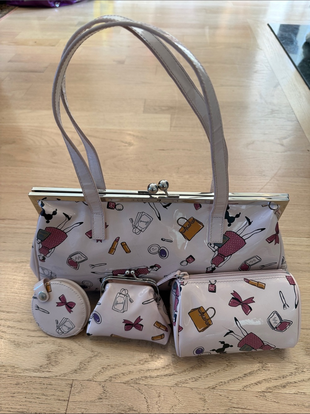 Harrods Pale Pink Cosmetic Print Shoulder Bag Set